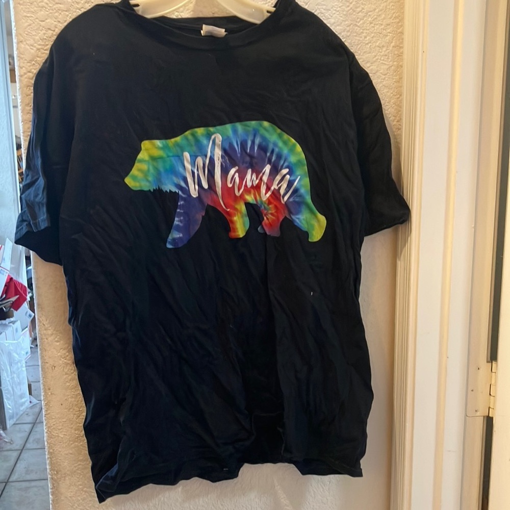 FINAL MARKDOWN Port & company mama bear t shirt xl